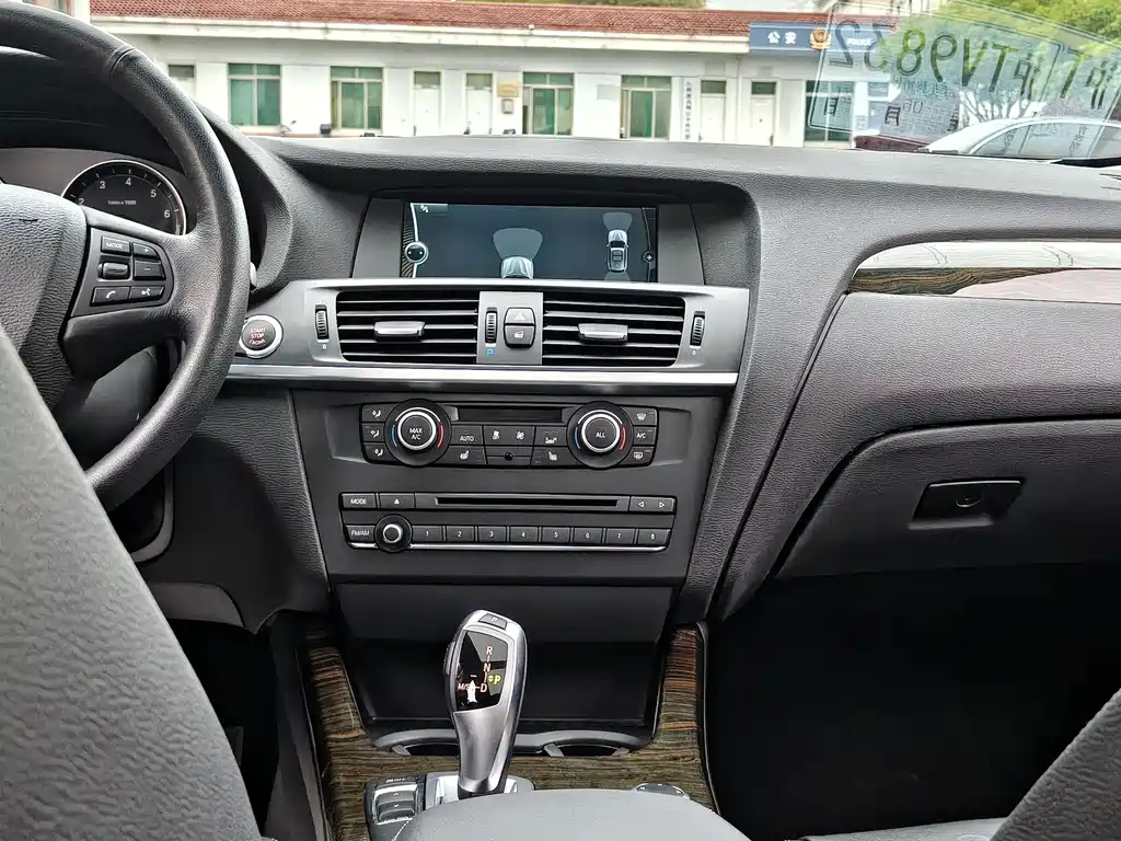 BMW X3 2012 — фото 14