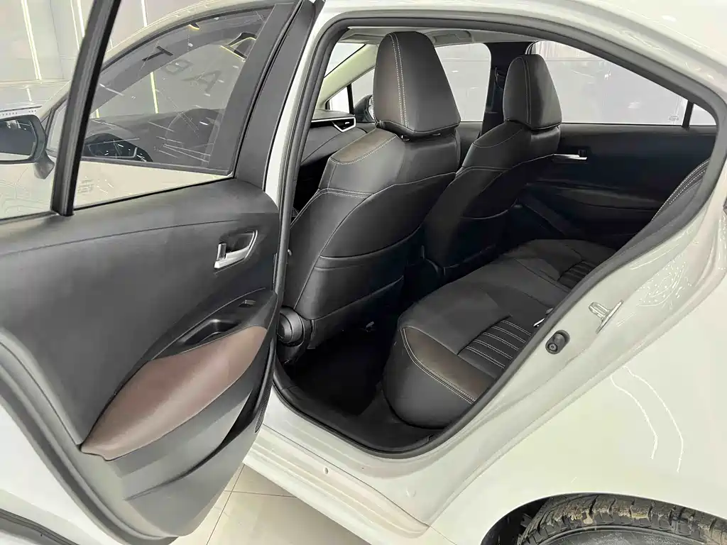 Toyota Corolla 2022 — фото 11