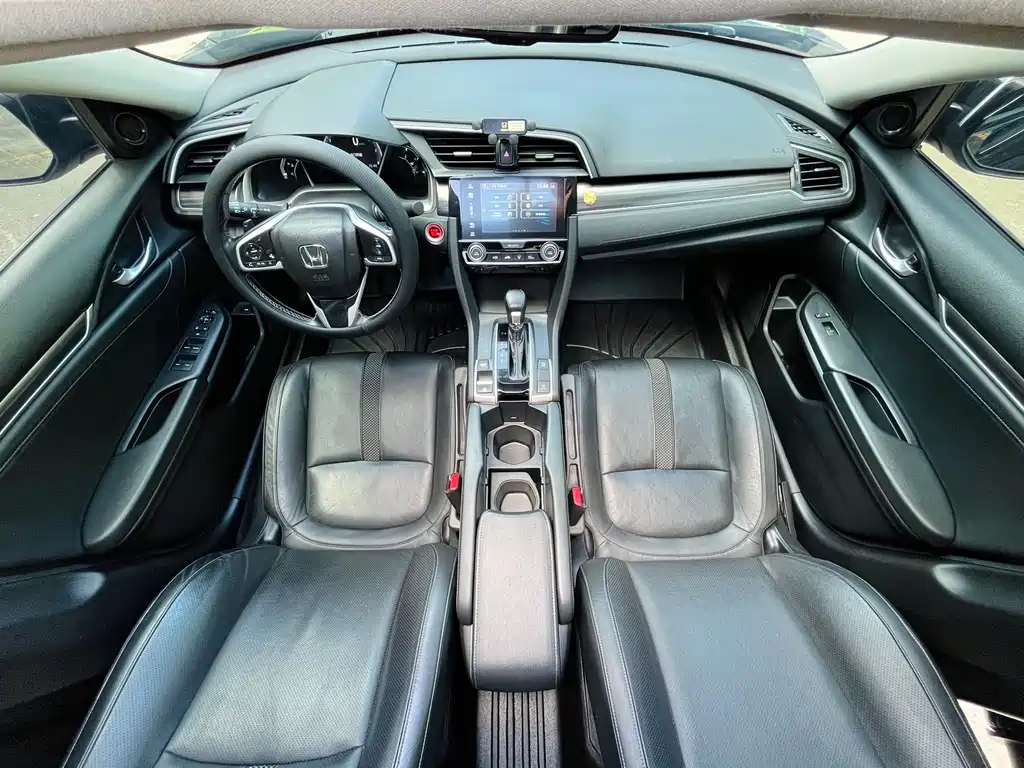 Honda Civic 2020 — фото 13