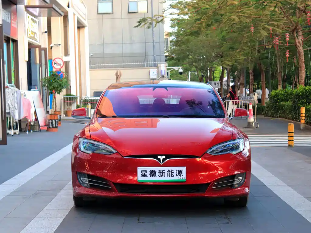 Tesla Model S 2018 — фото 2