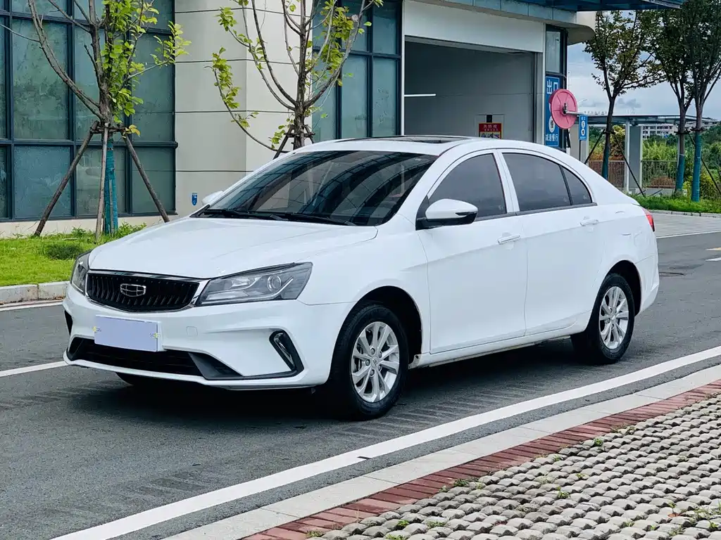 Geely Emgrand 2022 — фото 1