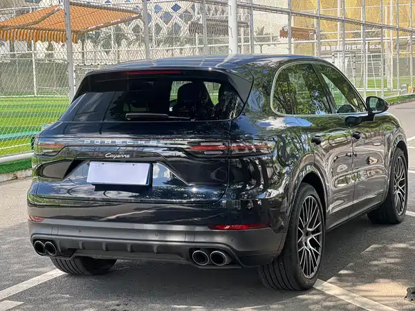Porsche Cayenne 2021