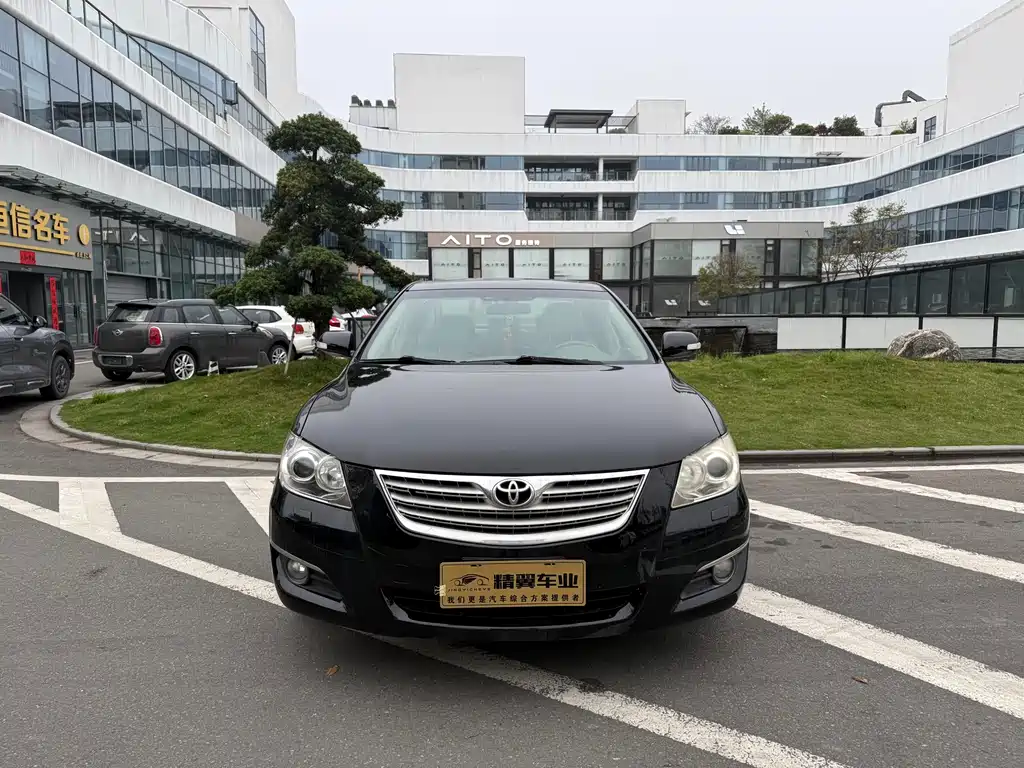 Toyota Camry 2008 — фото 2