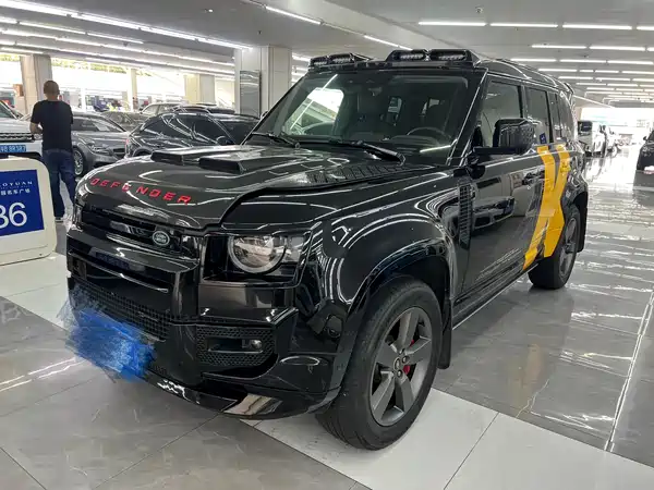 Land Rover Defender 2021