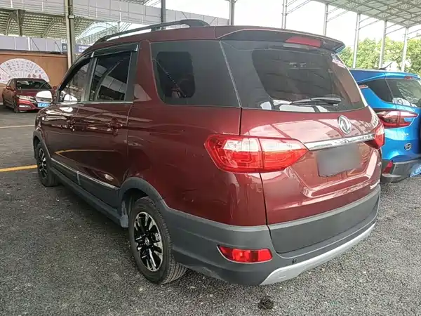 Dongfeng Scenery 370 2017