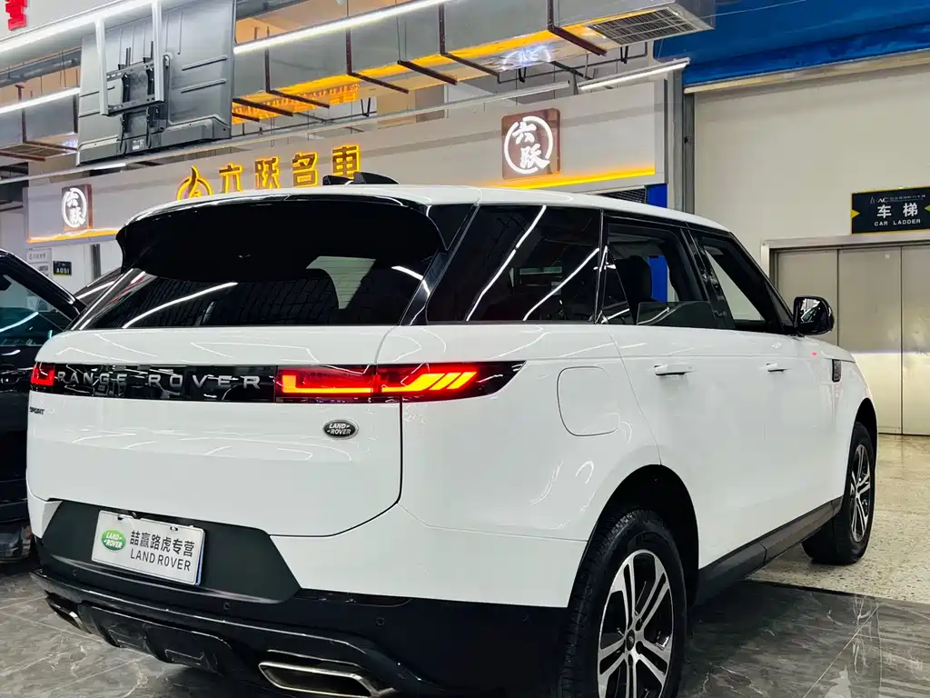 Land Rover Sport 2023