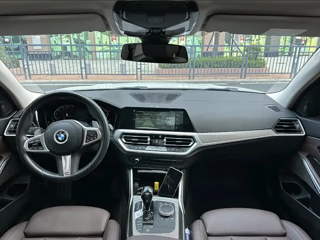 BMW 3 Series 2019 — фото 12