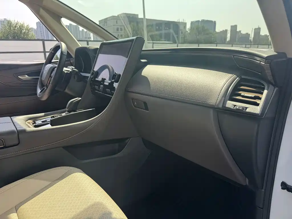 Toyota Alphard 2025 — фото 19
