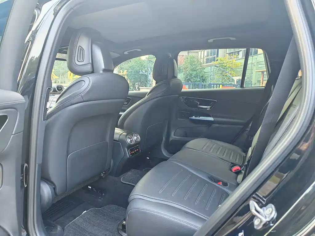Mercedes-Benz GLC 2023