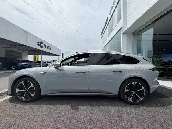 NIO ET5T 2024