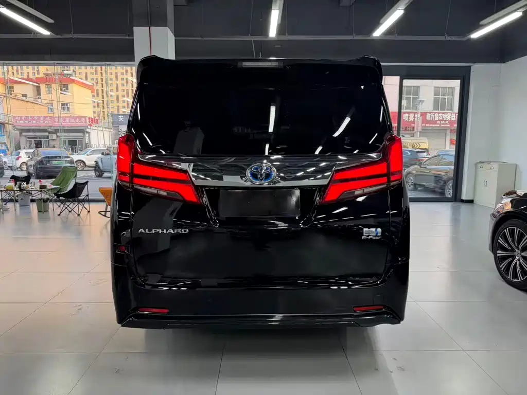 Toyota Alphard 2021 — фото 8