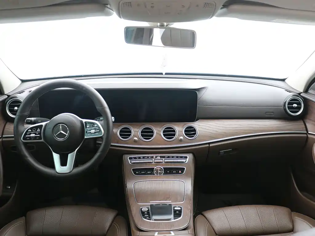 Mercedes-Benz E-Class 2018 — фото 9