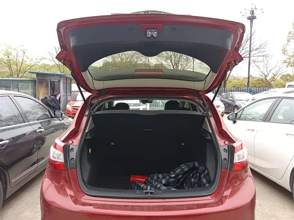 Nissan Tiida 2019 — фото 19