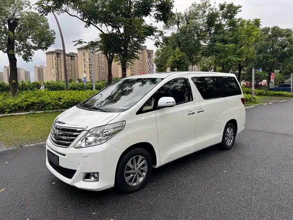 Toyota Alphard 2013
