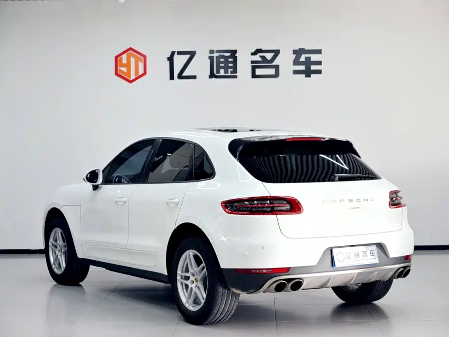 Porsche Macan 2017 — фото 21