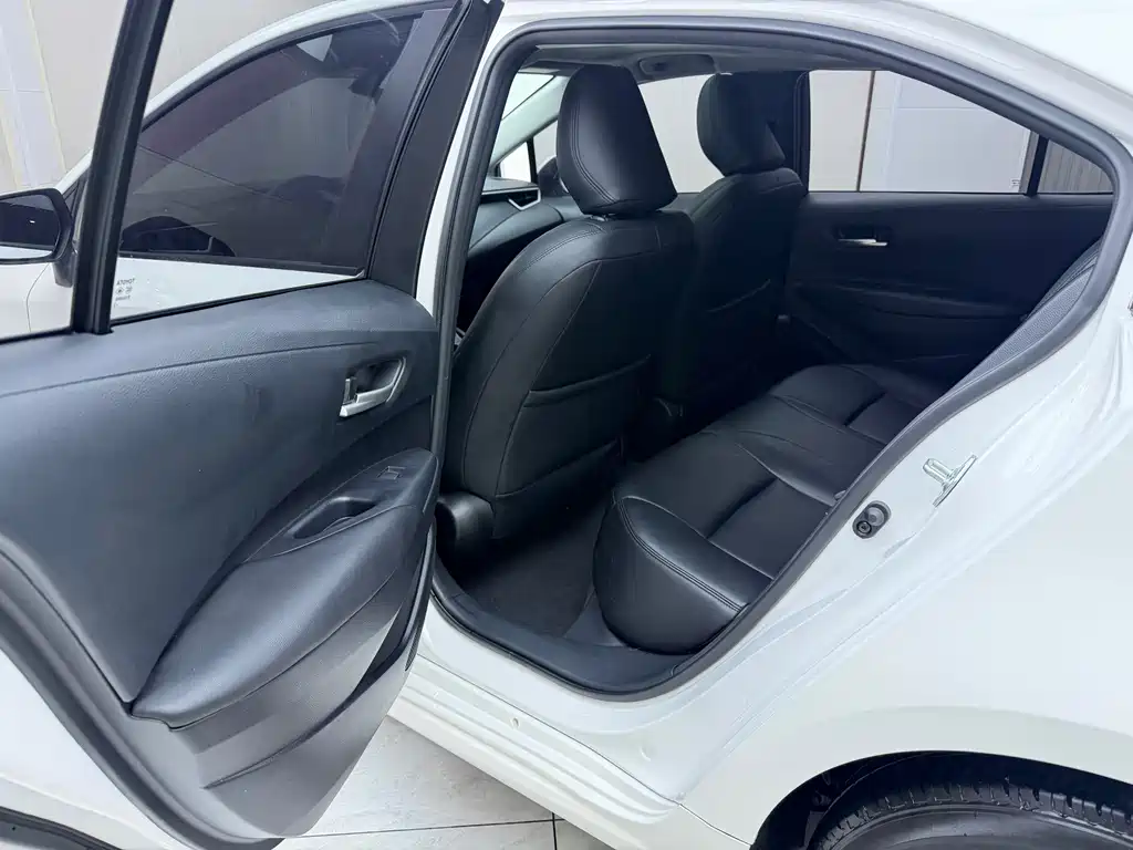 Toyota Corolla 2023 — фото 14