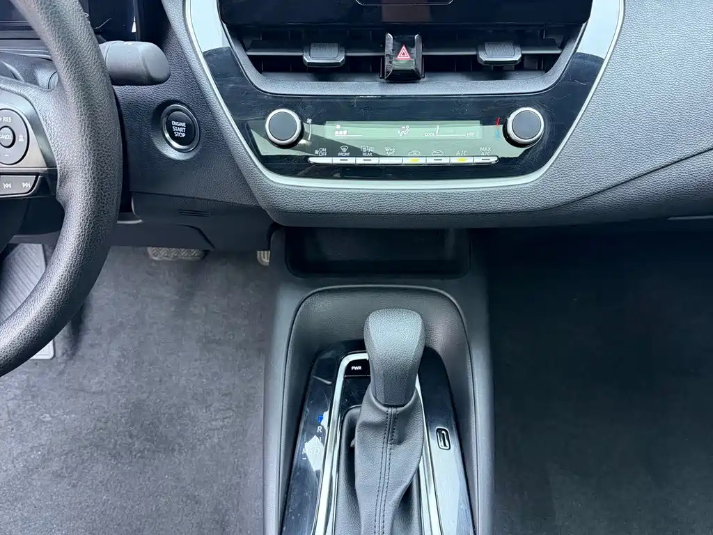 Toyota Corolla 2023 — фото 11