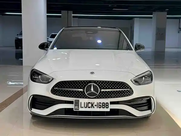 Mercedes-Benz C-Class 2024