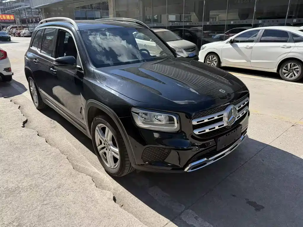 Mercedes-Benz GLB 2021