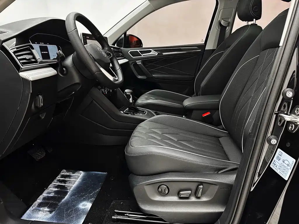 Volkswagen Tiguan L 2023 — фото 11