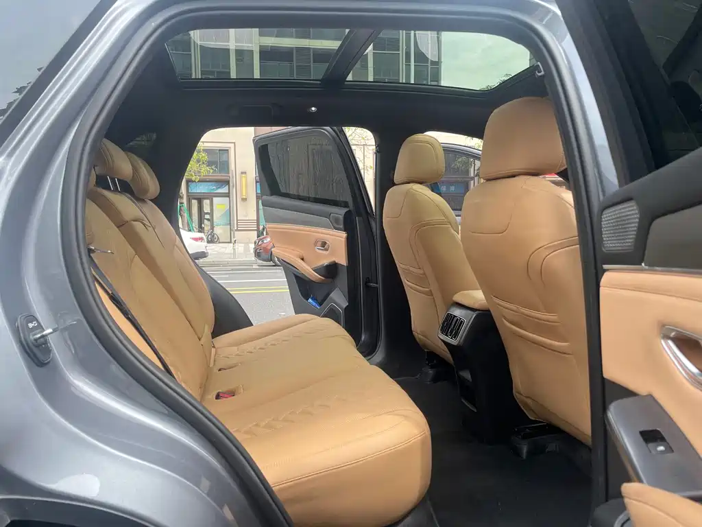 BYD Song L DM-i 2025 — фото 11