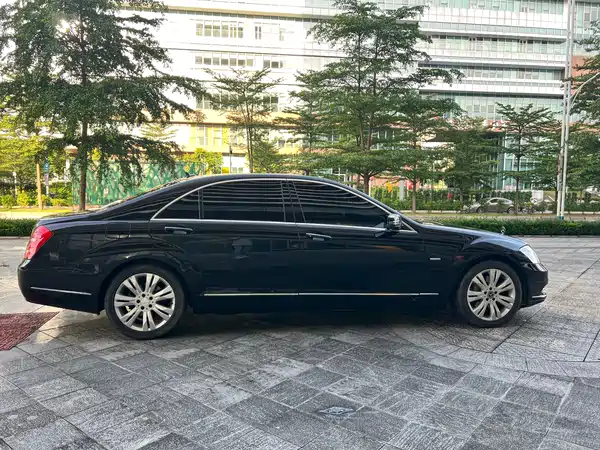 Mercedes-Benz S-Class 2013