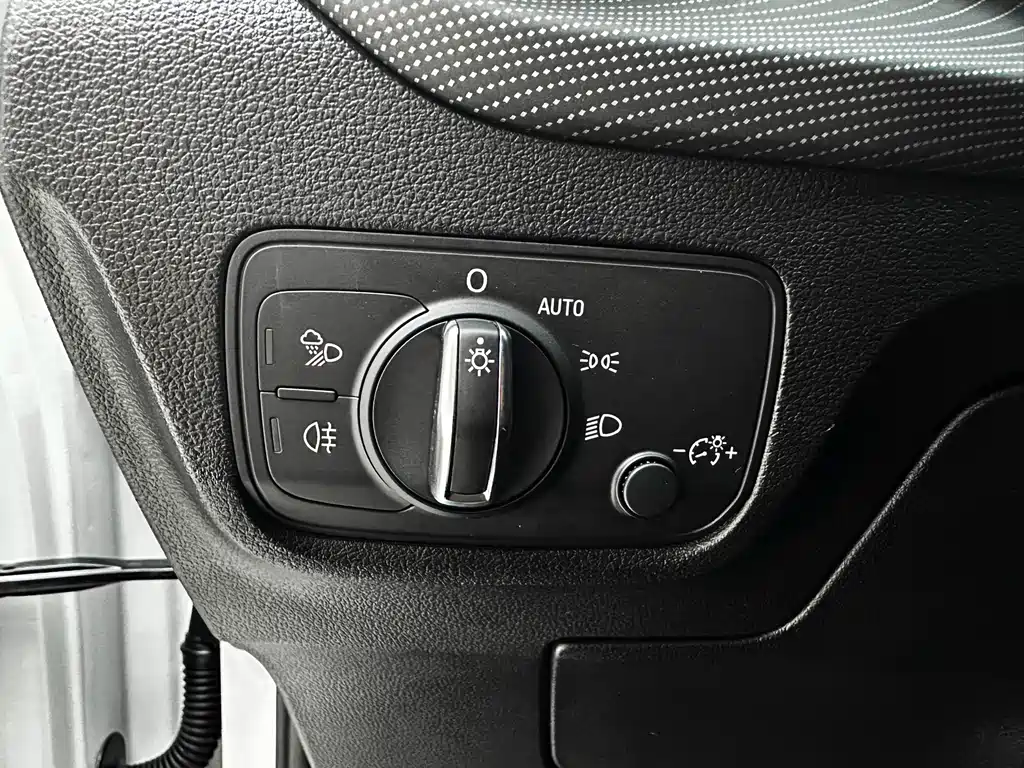 Audi Q2L 2022 — фото 18