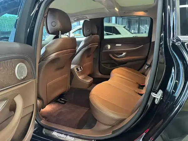 Mercedes-Benz E-Class 2022