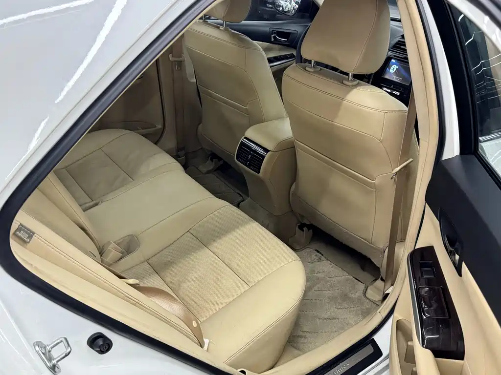 Toyota Camry 2016 — фото 15