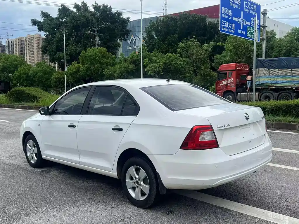 Skoda Rapid 2013