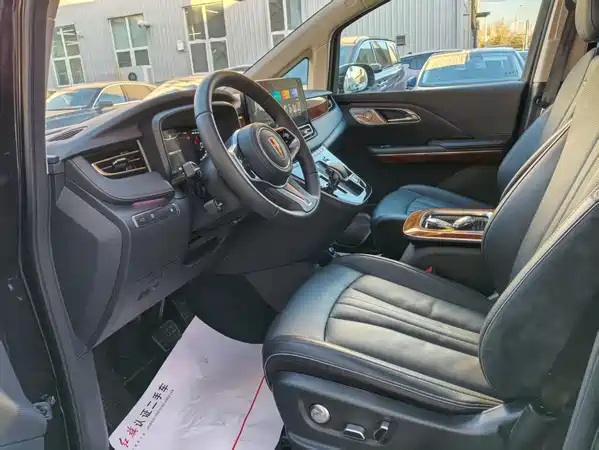 Hongqi HQ9 PHEV 2024