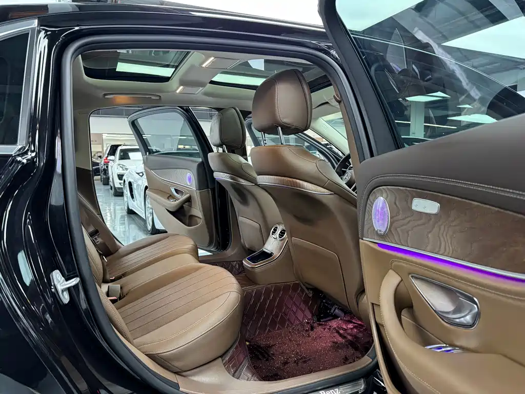 Mercedes-Benz E-Class 2022 — фото 12