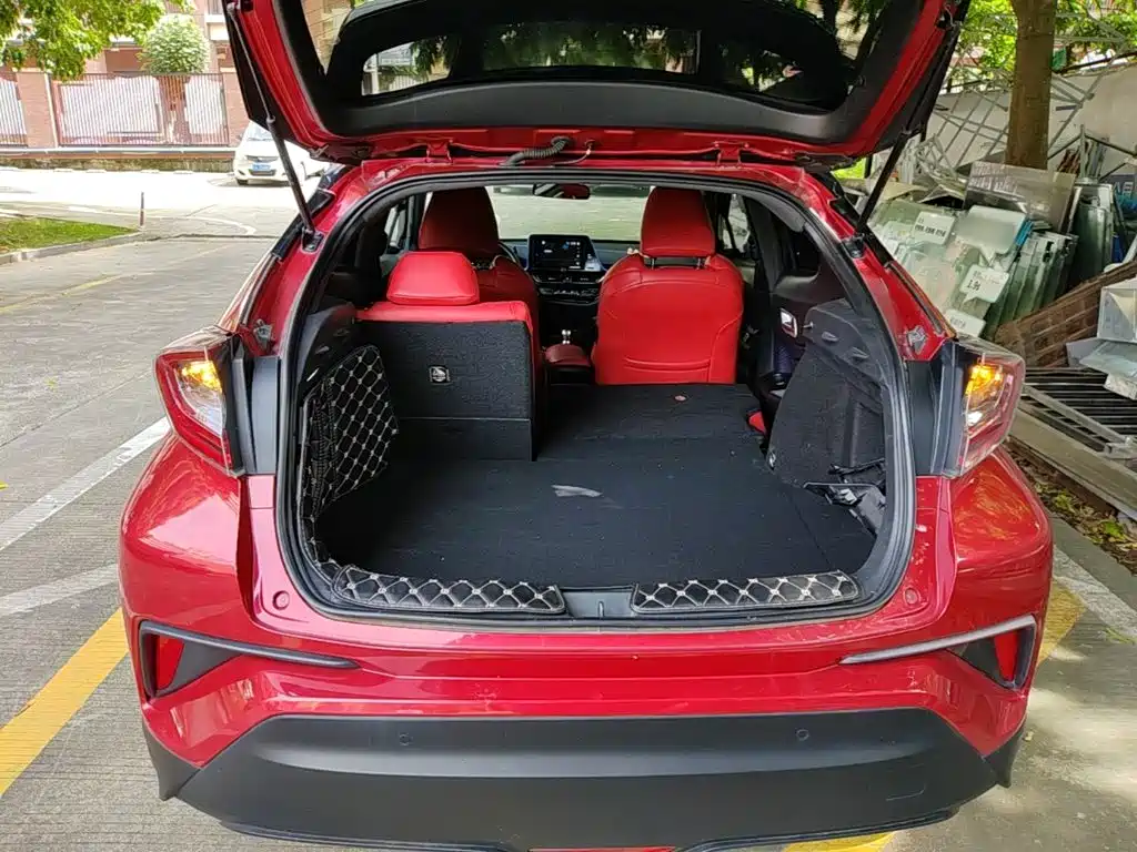 Toyota C-HR 2019 — фото 19