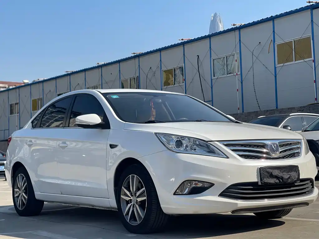 Changan Eado 2016 — фото 3