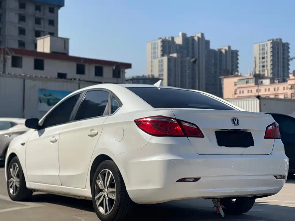 Changan Eado 2016 — фото 13