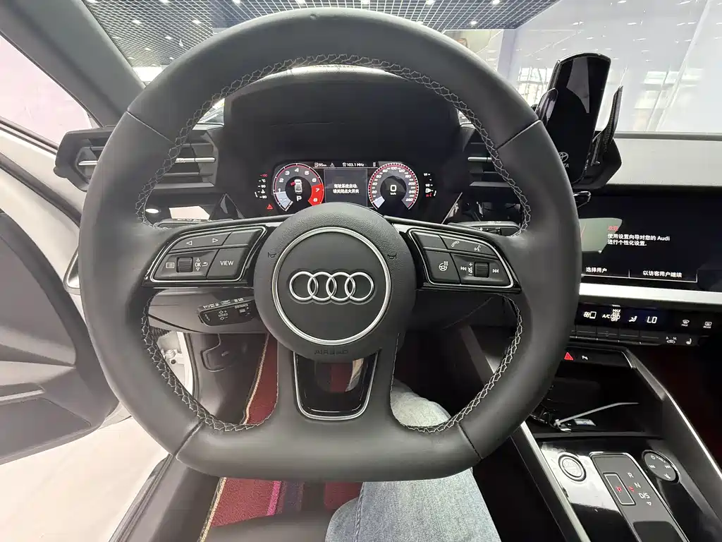 Audi A3 2023 — фото 11