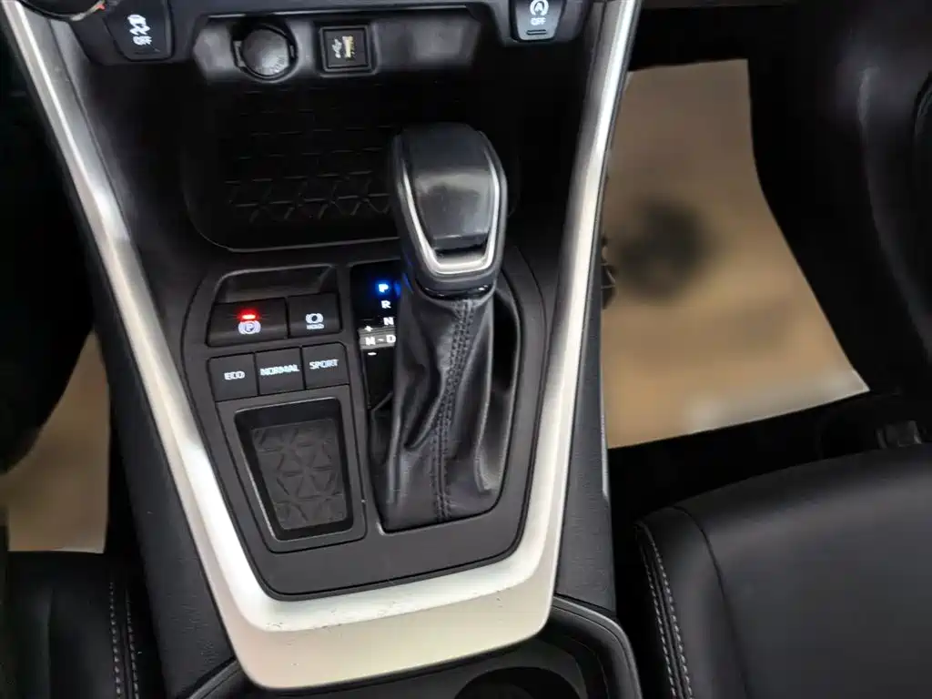 Toyota Wildlander 2023 — фото 10