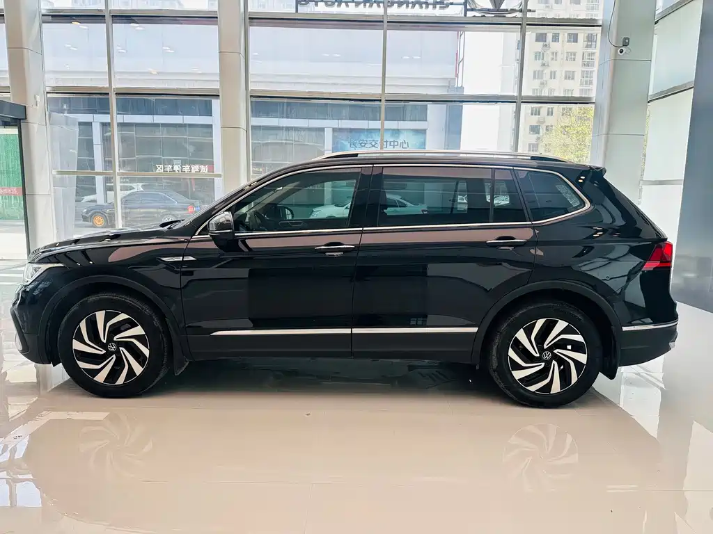 Volkswagen Tiguan L 2022