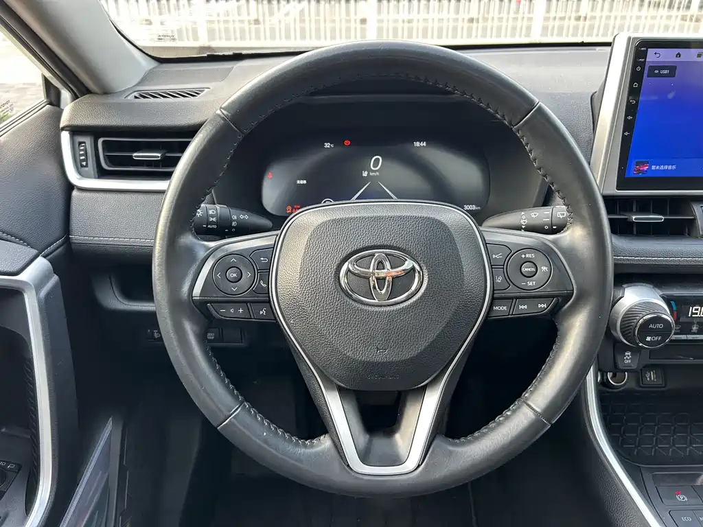 Toyota Wildlander 2023 — фото 11