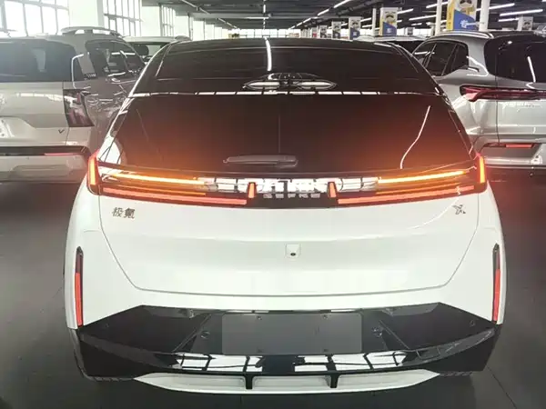 Zeekr X 2024