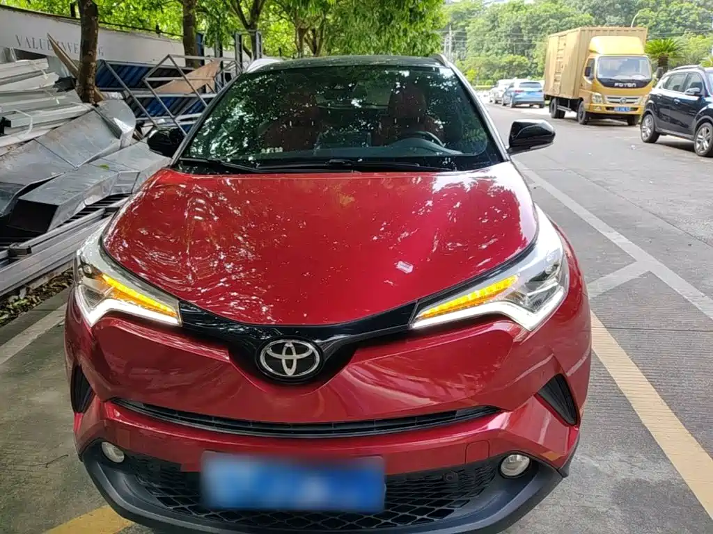 Toyota C-HR 2019 — фото 3