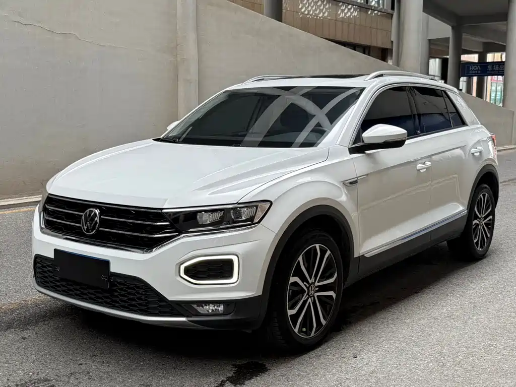 Volkswagen T-Roc 2022 — фото 1