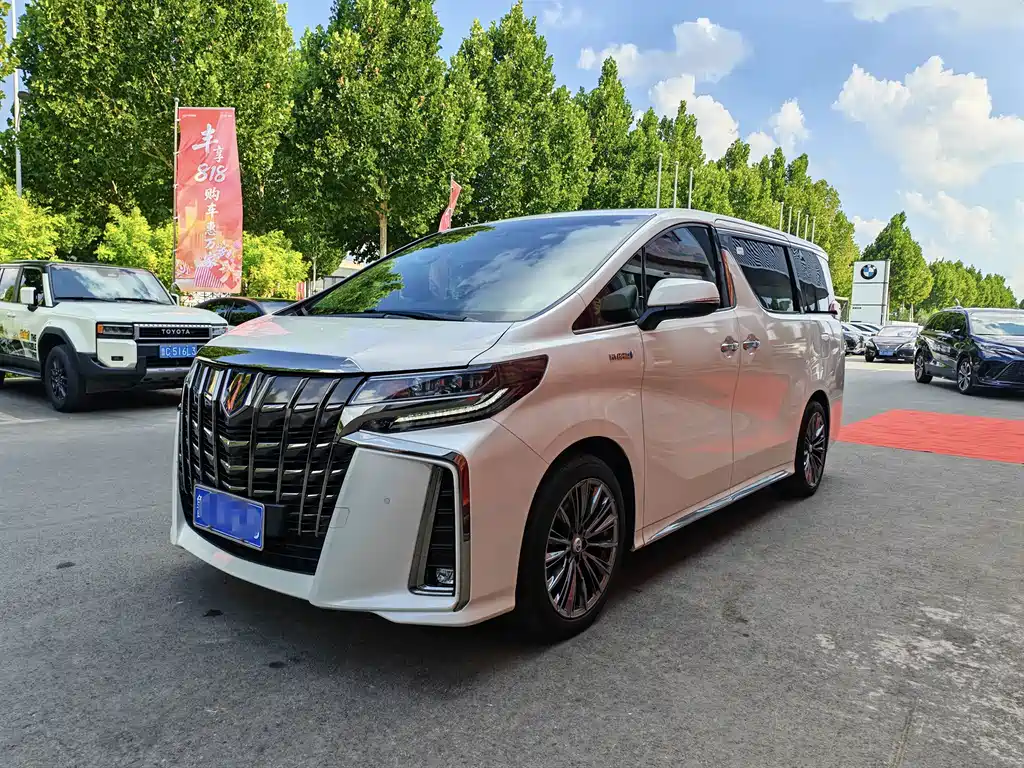 Toyota Alphard 2023 — фото 1