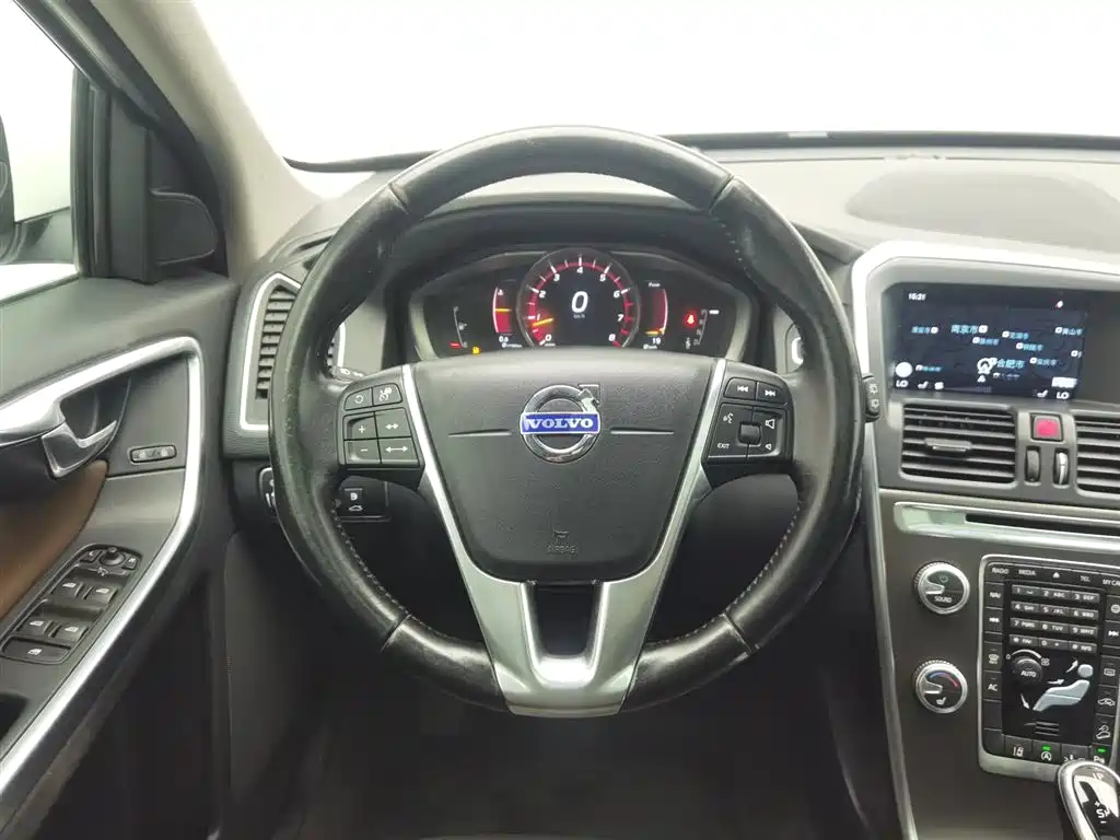 Volvo XC60 2015 — фото 11