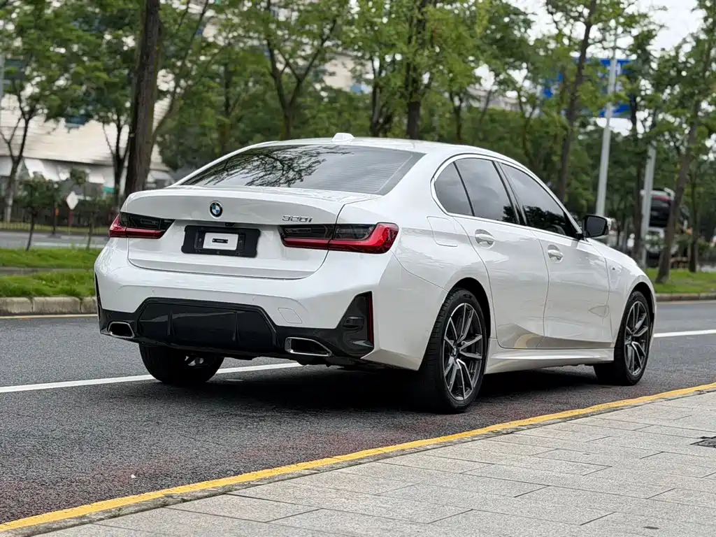 BMW 3 Series 2023