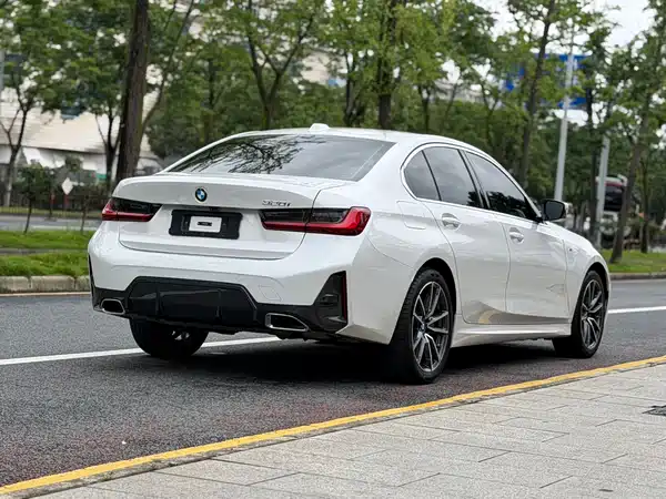 BMW 3 Series 2023