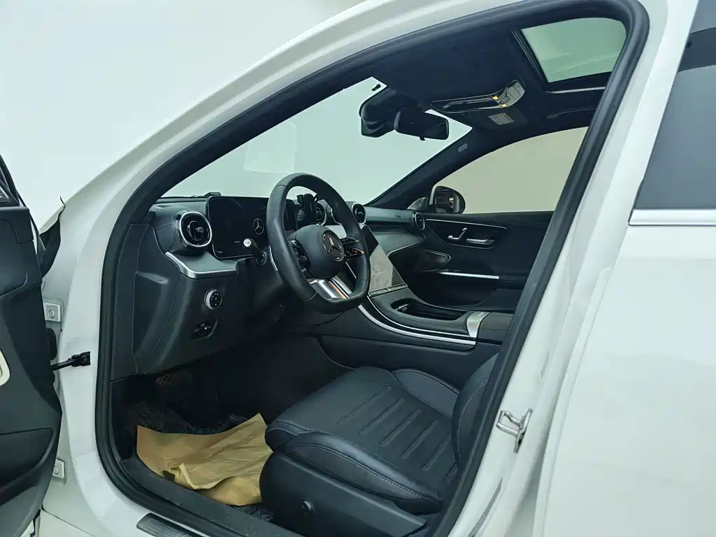 Mercedes-Benz C-Class 2023