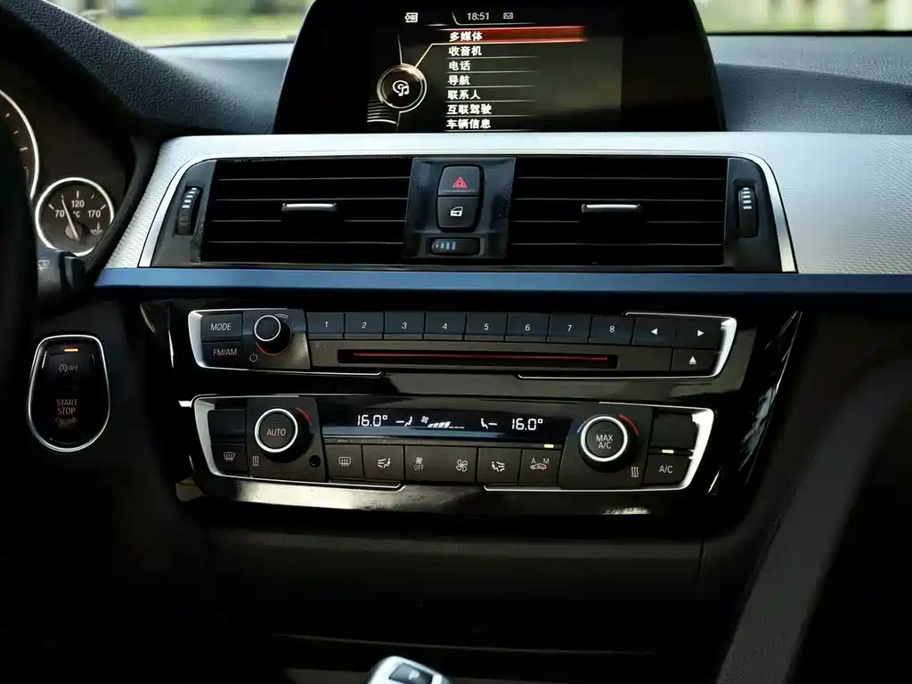 BMW 3 Series 2016 — фото 13