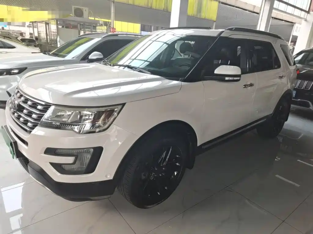 Ford Explorer 2018 — фото 1