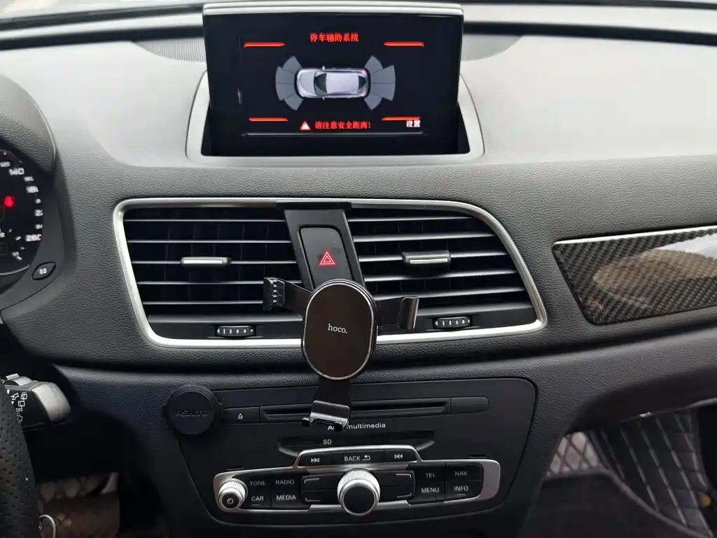 Audi Q3 2016 — фото 14